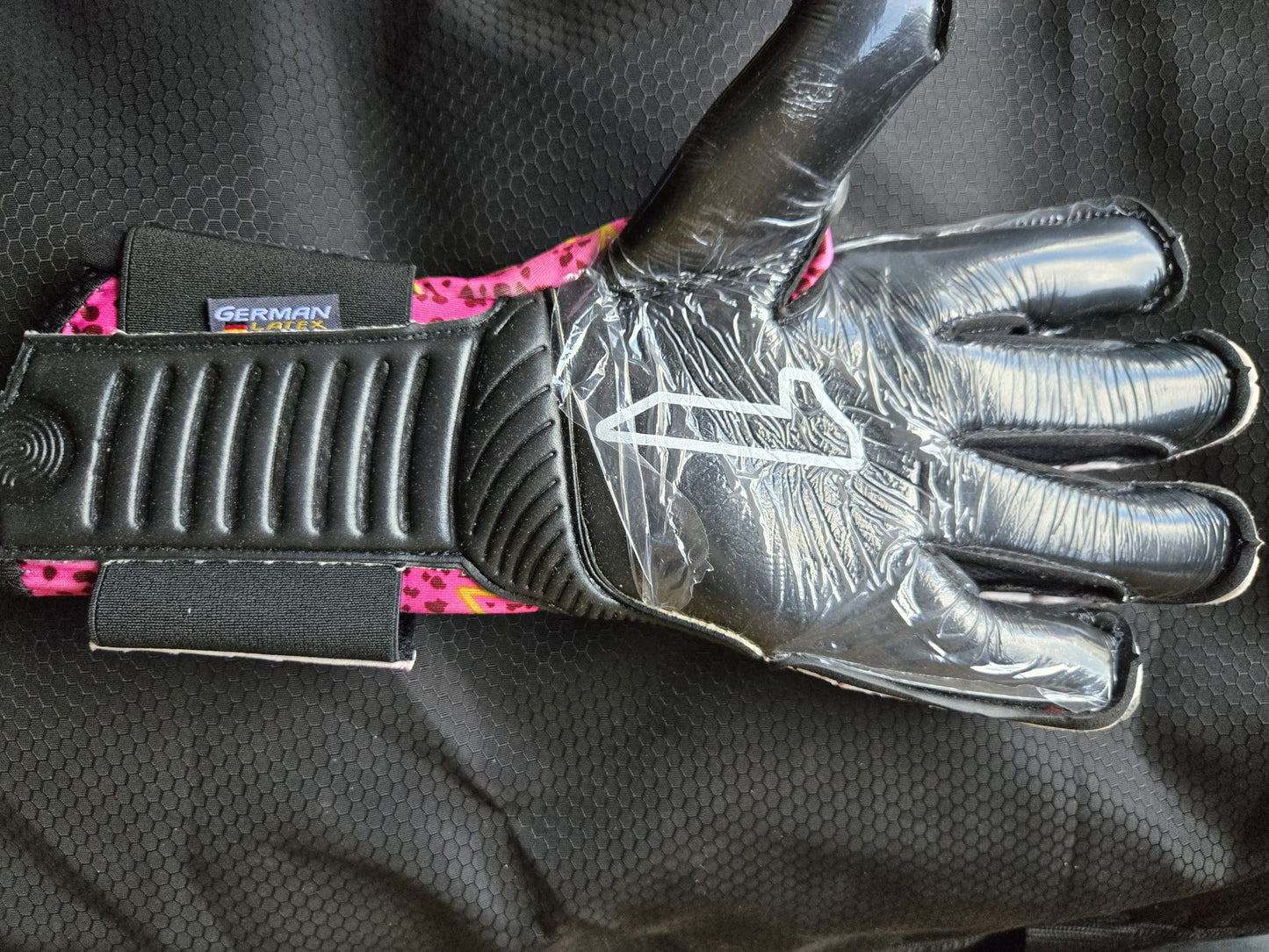 keeper glove rinat