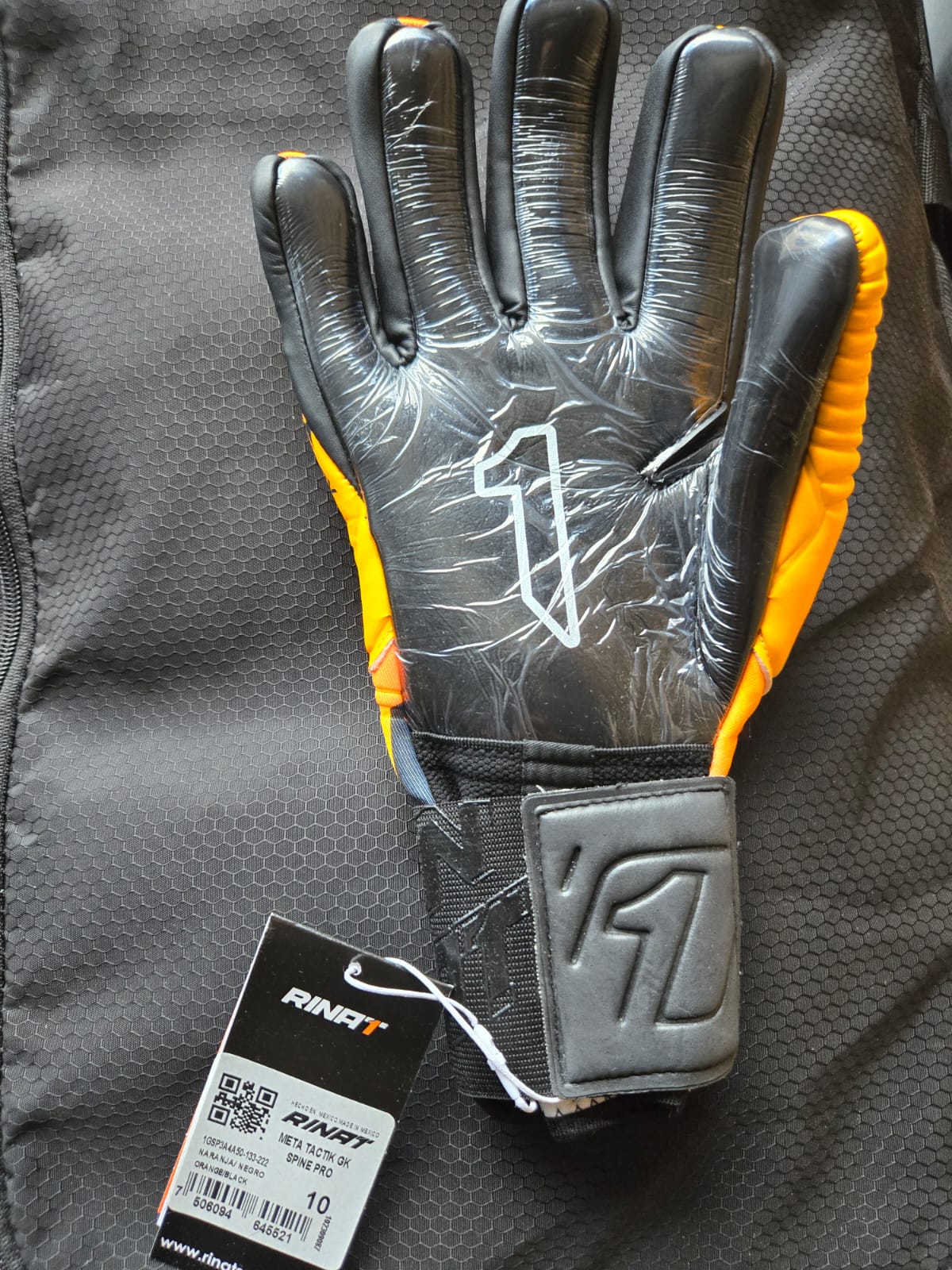 keeper glove rinat